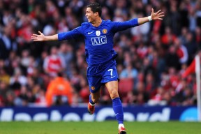 爱游戏赛事中心-意外赛事推迟开赛，球迷遗憾不已，推迟比赛