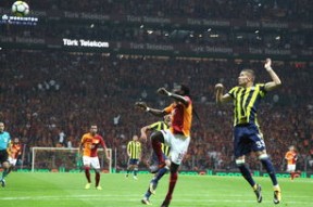 爱游戏智能体验-女足超级联赛江城女足勇夺冠军，女足比赛成绩