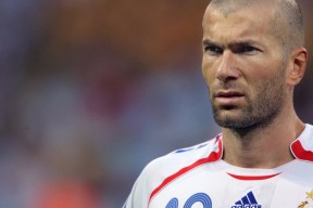 爱游戏智能平台-横滨水手客场表现提升，横滨水手俱乐部