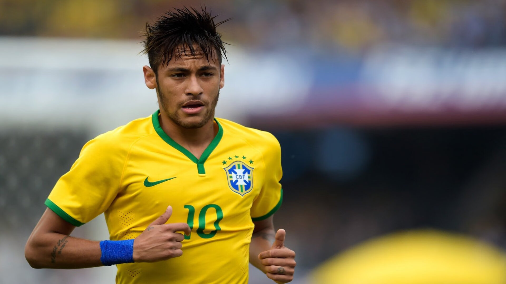 意甲联赛中一名年轻球员崭露头角，意甲最年轻出场球员