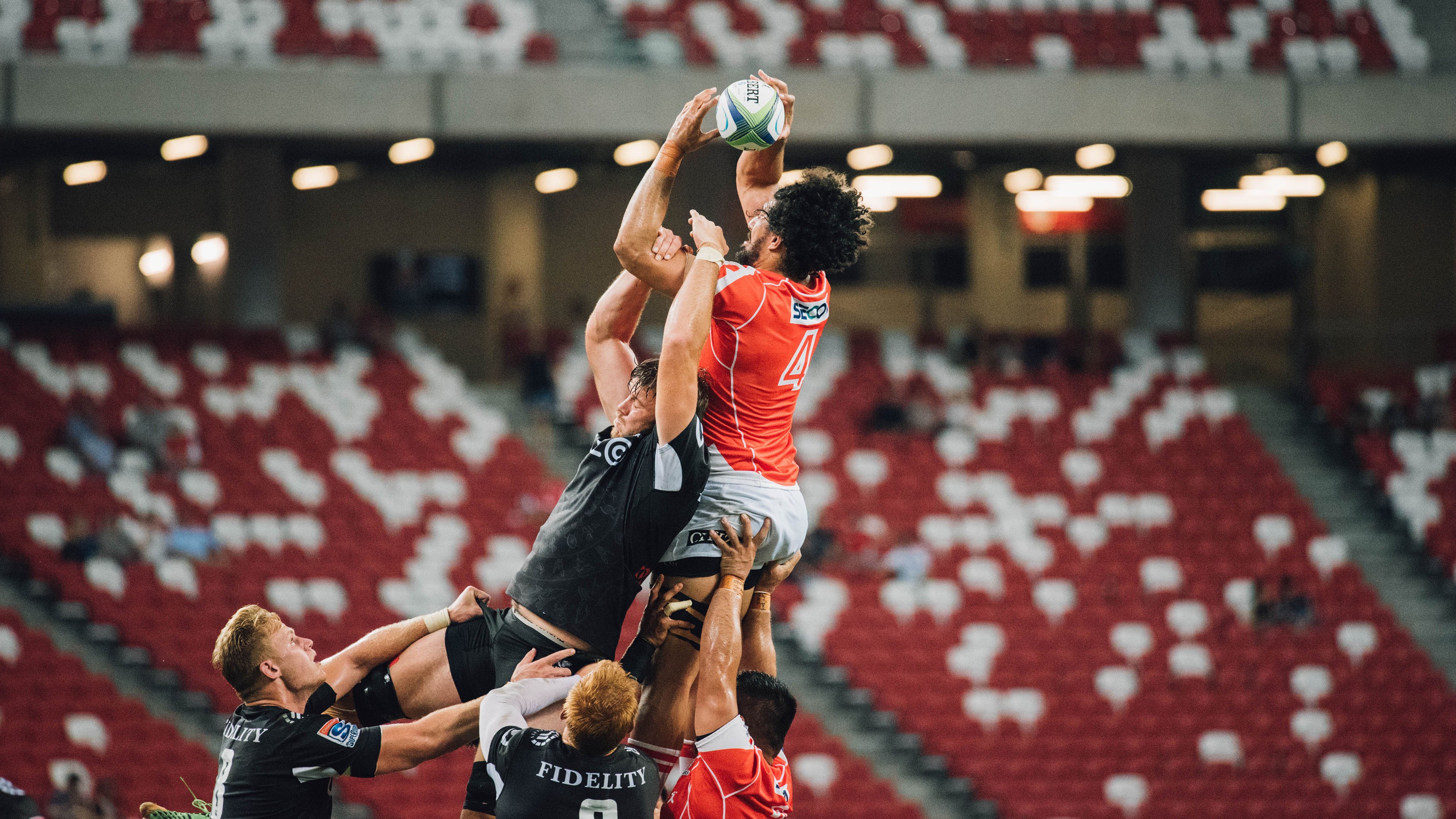 爵士队大胜对手，展现出强大的整体实力，爵士队的比赛